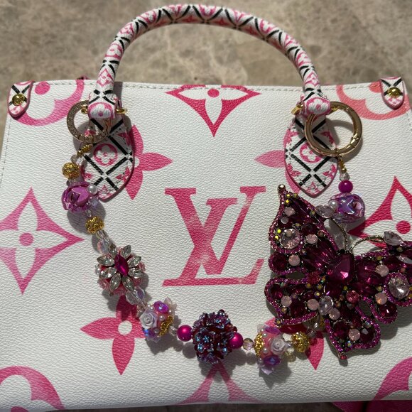 GORGEOUS Fashion Bag with Dual Straps! Can be worn Crossbody and comes w/LV BOX! - Picture 2 of 7
